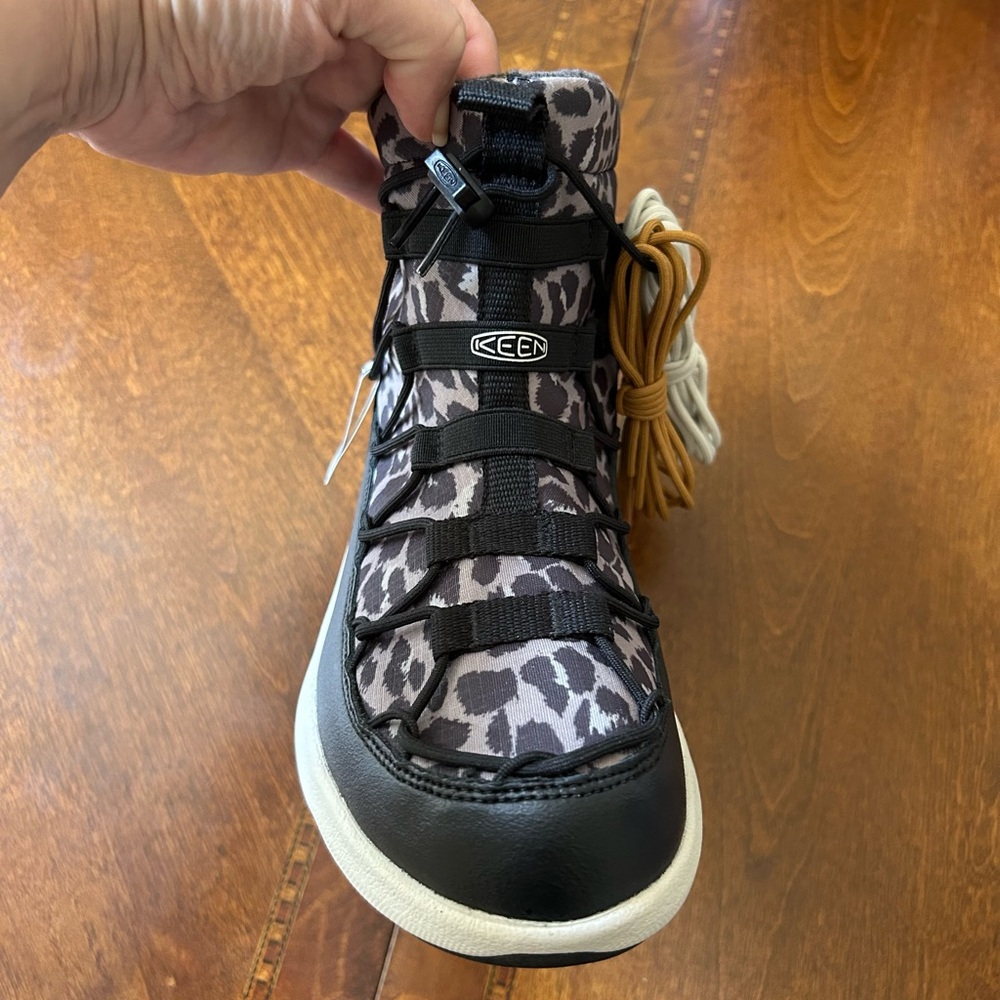 ❌❌SOLD❌❌Keen Women's 8 Uneek SNK II Waterproof Chukka Boots Animal Print/Silver - Picture 3 of 12